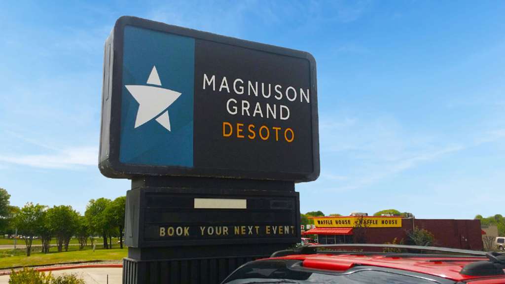 Magnuson Grand Desoto Hotel Buitenkant foto